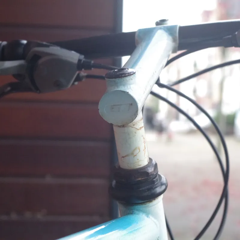 Pre Loved GT Tequesta Large Blue and White 1990-6